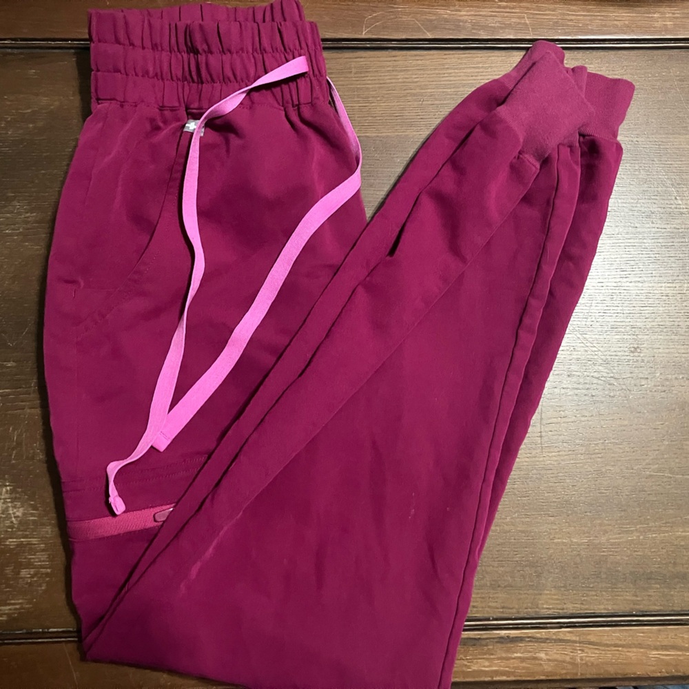 Figs scrunch high waist Zamora joggers Dark Magenta size XS